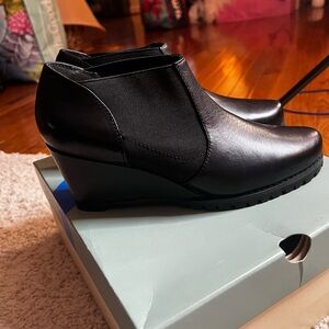 Soft Walk Black Wedge Ankle Boots size 7.5 NIB